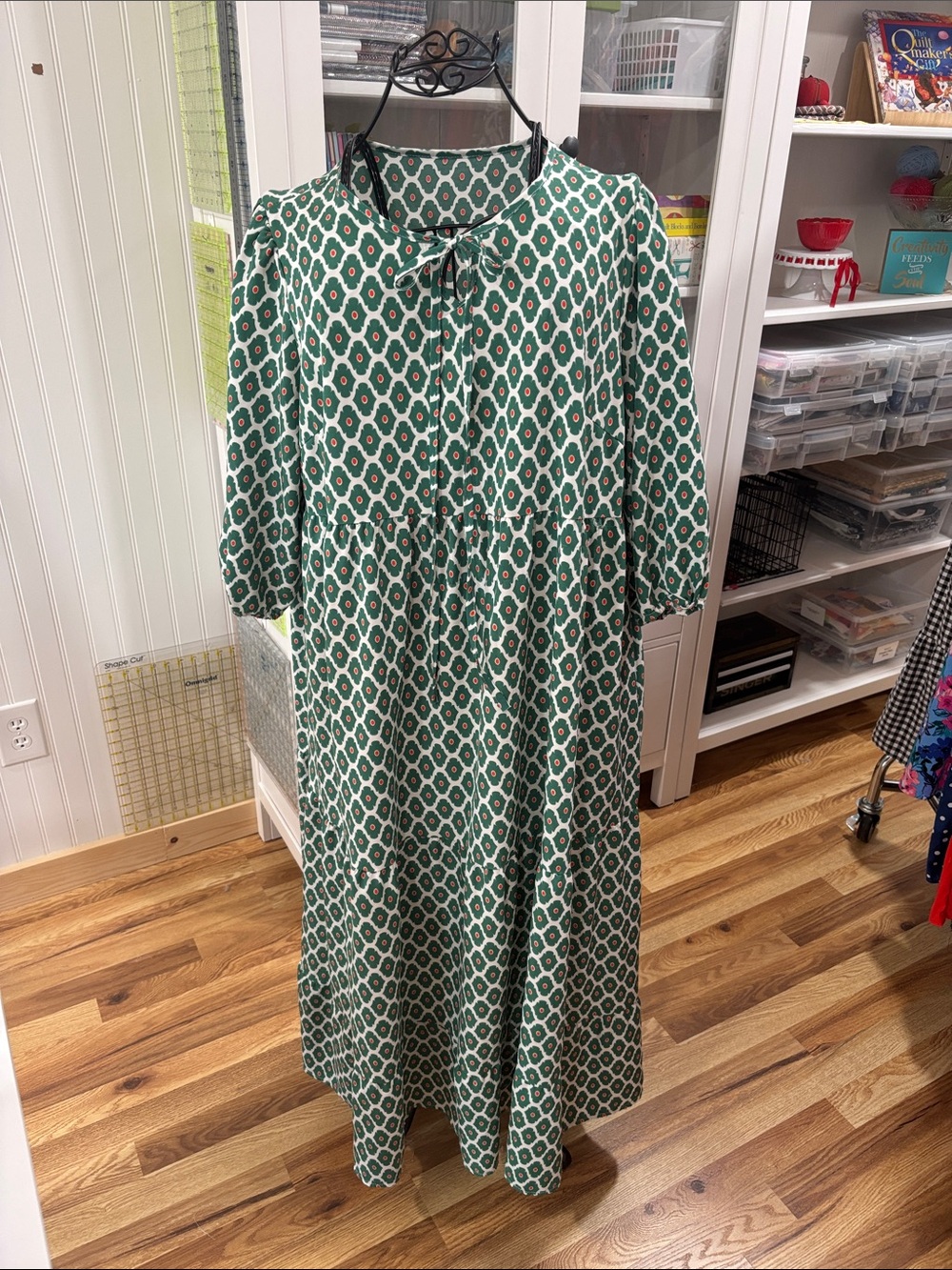 SHEIN Green and White Geometric Tie-Neck Maxi Dress